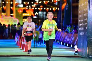 BIB: 90142
                            <button type="button" onclick="openModal(21804403)" class="btn btn-primary btn-sm float-right btn-popup" data-toggle="modal" data-target=".modal-high-quality">
                        <i class="fas fa-shopping-cart"></i> Add to Cart
                    </button>
                                            <button type="button" onclick="isThisMe(21804403, true)" class="btn btn-success btn-sm float-right btn-popup btn-isme hidden" data-toggle="tooltip" data-placement="bottom" title="นี่คือรูปของคุณใช่ไหม คลิกที่นี่เพื่อเอาเข้าอัลบั้ม">
                        <i class="fas fa-plus"></i> Add to album
                    </button>
                    <button type="button" onclick="isThisMe(21804403, false)" class="btn btn-warning btn-sm float-right btn-popup btn-isnotme hidden">
                        <i class="fas fa-ban"></i> Remove from album
                    </button>